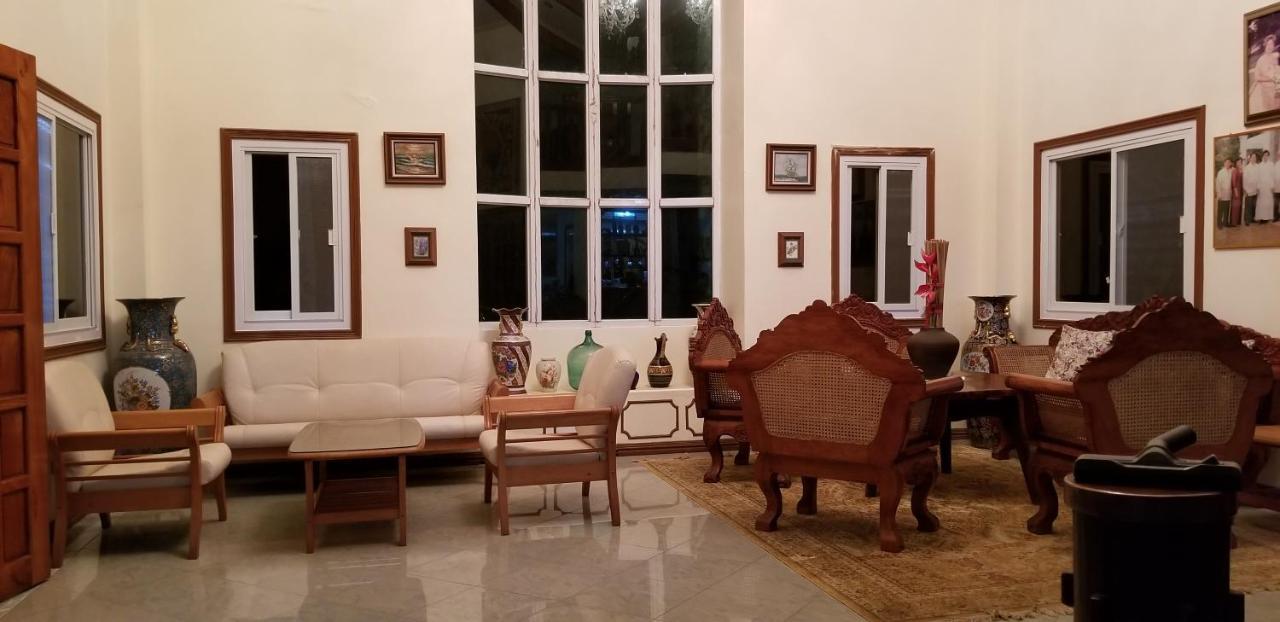 Buenavista Family Inn Tagudin Bagian luar foto