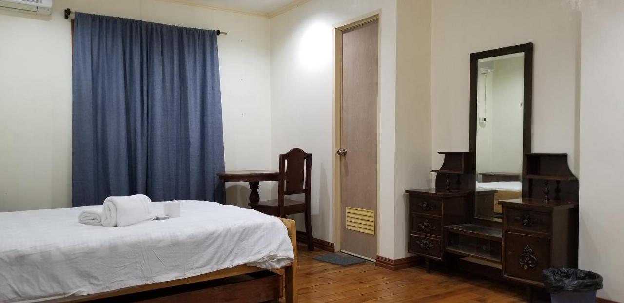 Buenavista Family Inn Tagudin Bagian luar foto